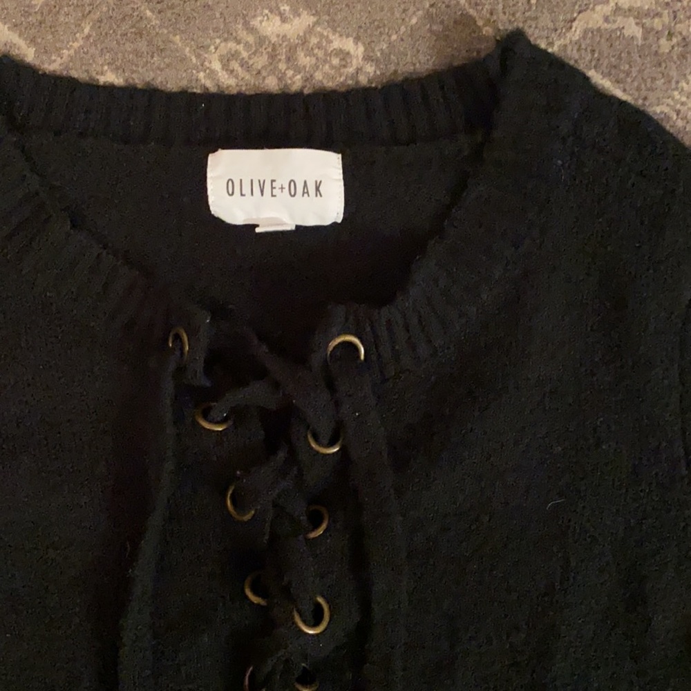 Evereve Olive + Oak black sweater - Picture 1 of 3